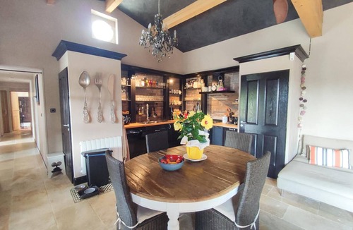 La Capelle-et-Masmolene Villa | Lovely house with pool and perfect location