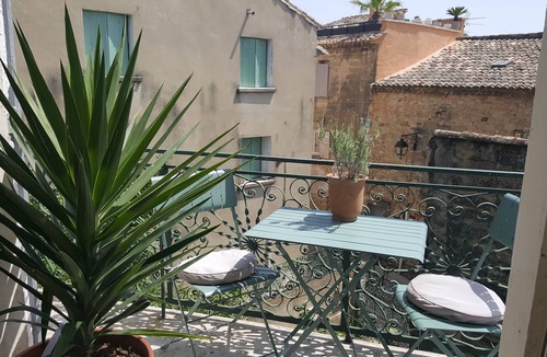 Saint-Quentin-la-Poterie House | Lovely apartment with terrace