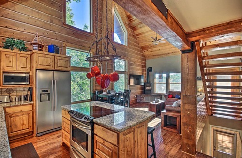 Lost Bridge Village Cabin | Lovely Garfield Cabin w/Direct Beaver Lake Access