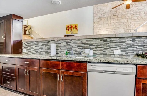The Hills House | Lovely Gated Community on the Golf Course/w Pooln