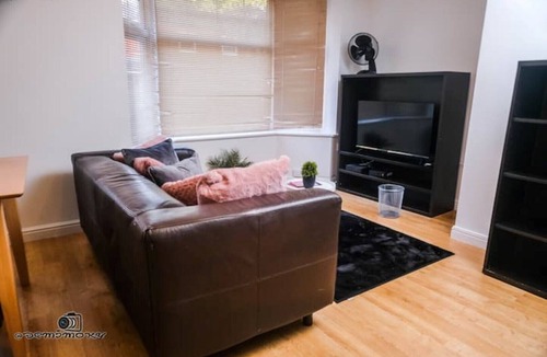 Erdington Apartment | Lovely Ground Floor Flat with free parking