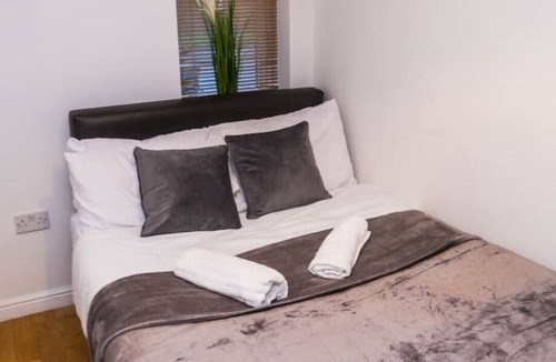 Erdington Apartment | Lovely Ground Floor Flat with free parking