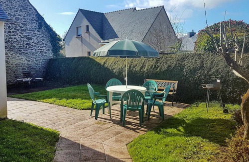 Le Cloitre-Saint-Thegonnec House | Lovely home in Le Cloitre S Thegonnec