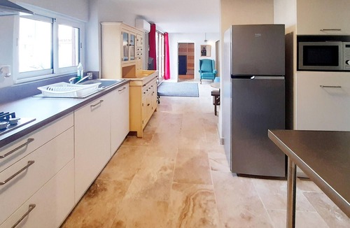 Villeneuve-les-Montreal House | Lovely home in Villeneuve-lès-Montréa with WiFi