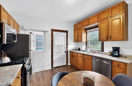 Downtown Albuquerque House | Lovely Historic 2bd/1ba home across from park, AC