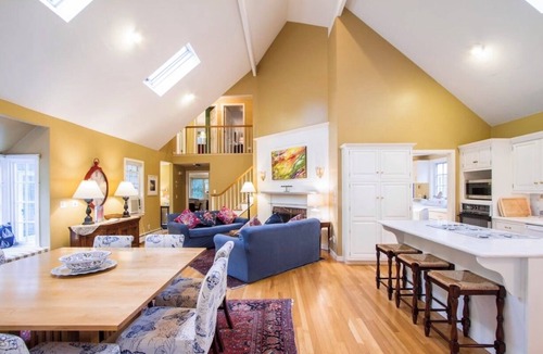 North Falmouth House | Lovely, historic Cape Cod home