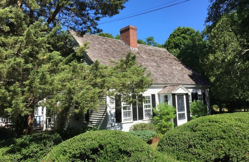 North Falmouth House | Lovely, historic Cape Cod home