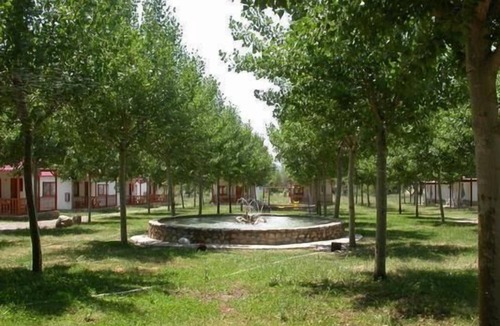 La Puebla de Roda House | Lovely Holiday House in Isábena with Common Pool