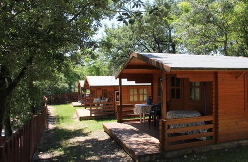 La Puebla de Roda House | Lovely Holiday House in Isábena with Common Pool
