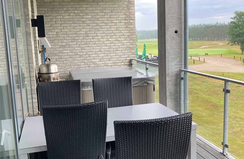 Nimtofte Apartment | Lovely holiday apartment at Lübker Golf Resort