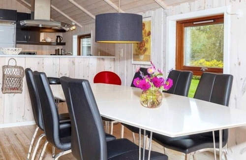 Sillerslev Cottage | Lovely holiday home with spa and activity room – just 300 m from the Limfjord