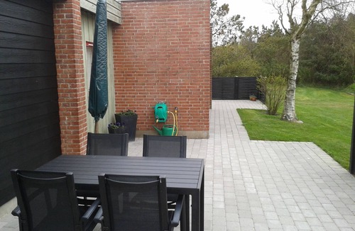 Nykobing Mors House | Lovely holiday house located at the 1st row close to the beach. Free Wi-fi.