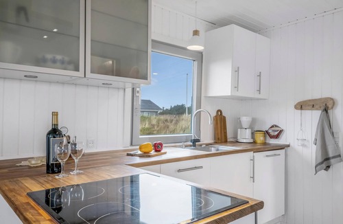 Nørre Lyngvig House | Lovely holiday home, renovated in 2025, located only 800 meters from the North.