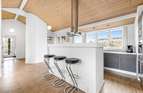 Ringkobing House | Lovely holiday home with Hot tub, sauna and space for 8 people