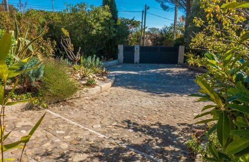 Argeliers House | Lovely Holiday Home in Argeliers with Swimming Pool