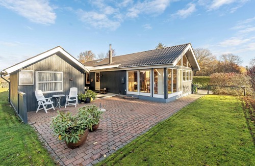 Ronbjerg House | Lovely holiday home in scenic surroundings only 300 meters from the Fjord.