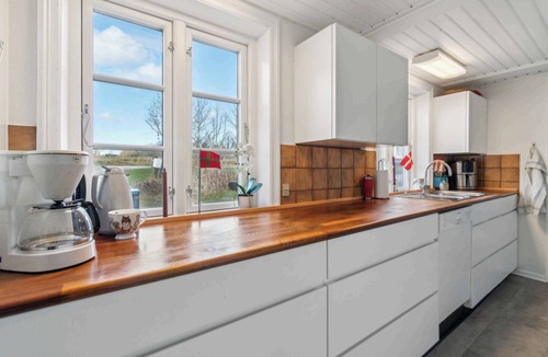 Gudhjem Villa | Lovely holiday home near Gudhjem