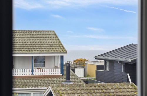 Tørresø House | Lovely holiday home with sea view