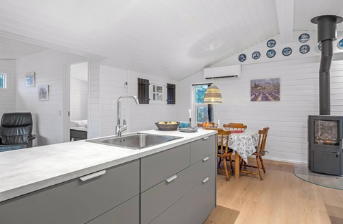 Ronbjerg House | Lovely holiday home with modern facilities, close to the water.