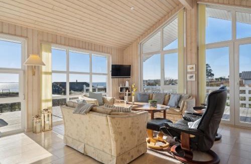 Bøjden House | Lovely Holiday Home With Sea View