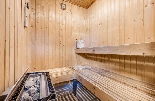 Skjern House | Lovely Holiday Home With Modern Facilities And Fenced Grounds