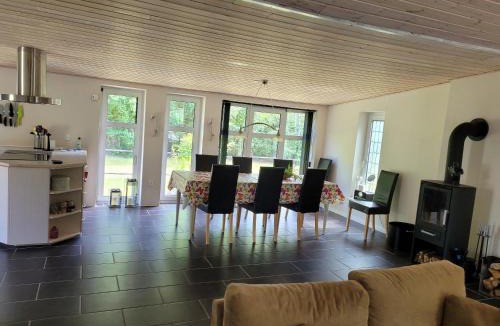 Hou House | Lovely Holiday Home With Spa And Hot Tub Outside
