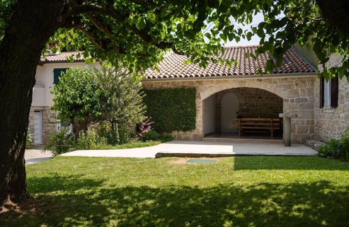 Sveta Nedelja House | Lovely Holiday House in Ružići with Open Fireplace