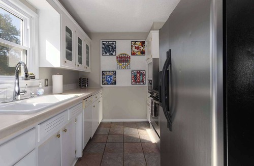 Lee's Summit House | Lovely Home 4 KingBeds Pets Welcome Firepit