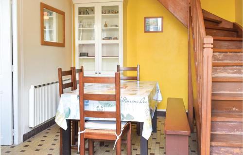 Arromanches-les-Bains House | Lovely Home In Arromanches-Les-Bains With Kitchen