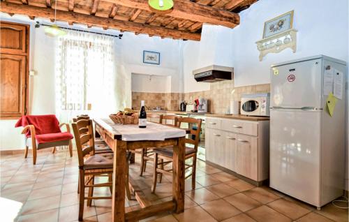 Saint-Victor-la-Coste House | Lovely Home In Saint Victor La Coste With Wifi