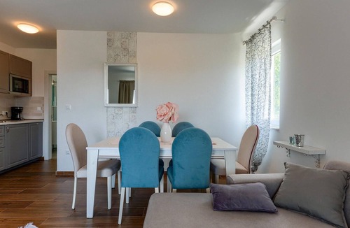 Sveti Filip i Jakov House | Lovely home in Sveti Filip i Jakov