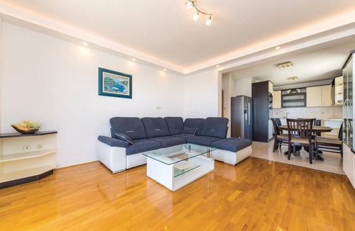 Kastel Kambelovac House | Lovely home in Kastel Kambelovac