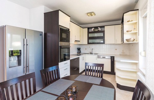 Kastel Kambelovac House | Lovely home in Kastel Kambelovac