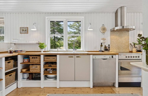 Skram House | Lovely home in ålbæk with WiFi
