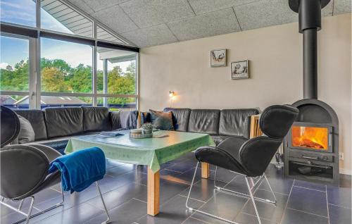 Aabenraa House | Lovely Home In Aabenraa With Kitchen