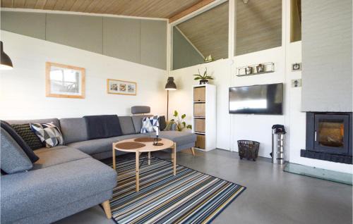 Aabenraa House | Lovely Home In Aabenraa With Kitchen