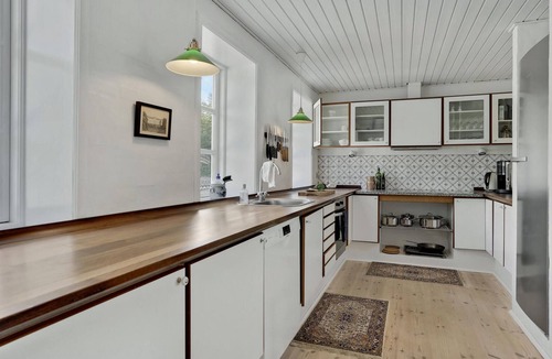 Gjøl House | Lovely home in Aabybro with kitchen