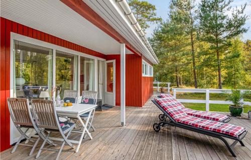 Pedersker House | Lovely Home In Aakirkeby With Wifi