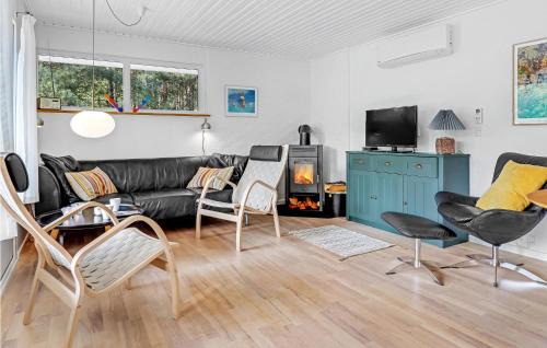 Pedersker House | Lovely Home In Aakirkeby With Wifi