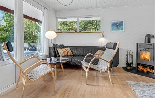 Pedersker House | Lovely Home In Aakirkeby With Wifi