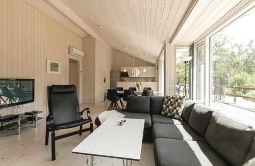 Sømarken House | Lovely home in Aakirkeby with WiFi