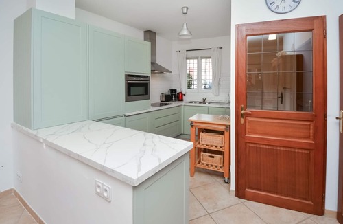 Aigues-Mortes House | Lovely home in Aigues-Mortes with house sea view