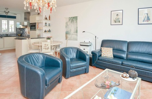Aigues-Mortes House | Lovely home in Aigues-Mortes with WiFi