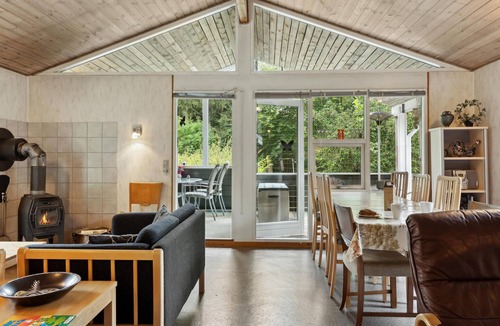 Ans House | Lovely home in Ans By with WiFi