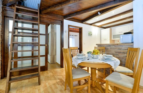 Karlovac House | Lovely home in Banska Selnica with sauna