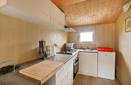 Barjac House | Lovely home in Barjac with outdoor swimming pool