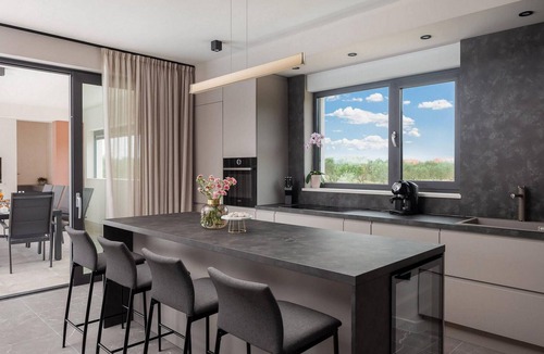 Benkovac House | Lovely home in Benkovac with sauna