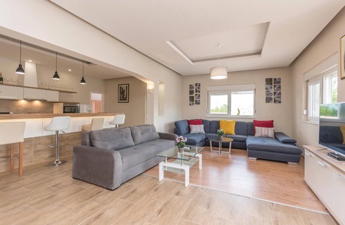 Bilisane House | Lovely home in Bilisane