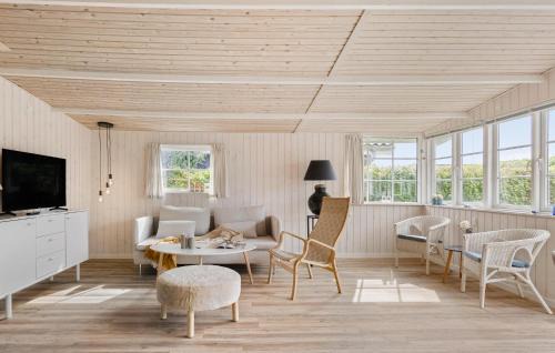 Bjert House | Lovely Home In Bjert With Kitchen