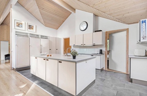 Blavand House | Lovely home in Blåvand with kitchen